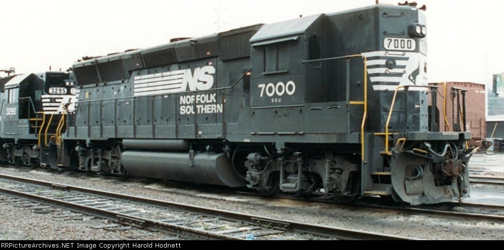 NS 7000 sits at the fuel racks at Glenwood Yard